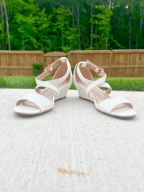 Dream pairs white high heels
